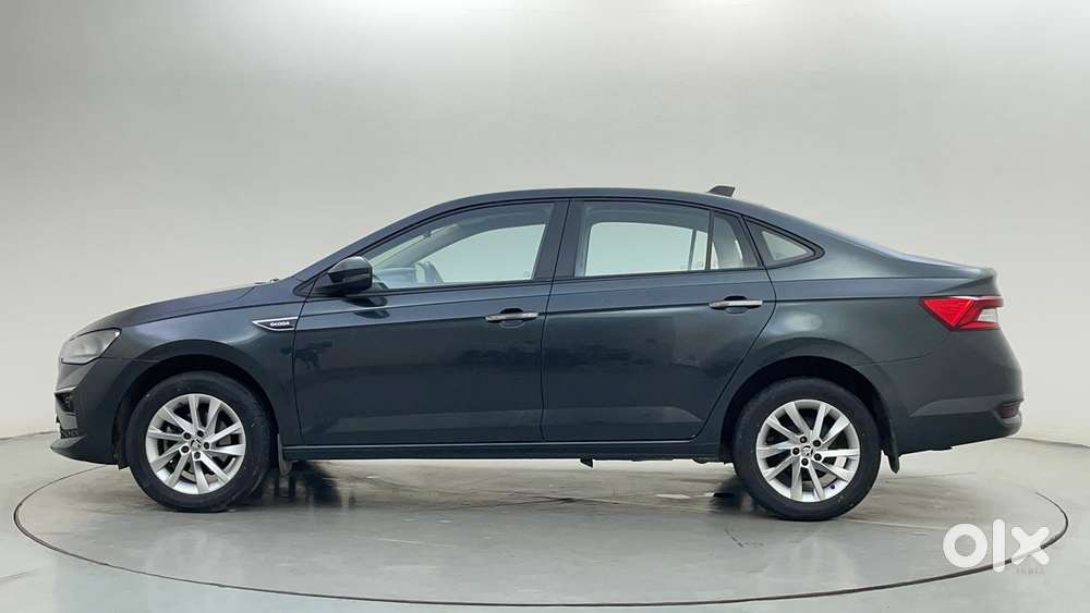 Skoda Slavia Ambition 1.0l Tsi At, 2022, Petrol