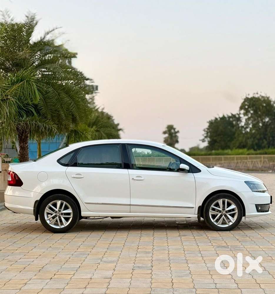 Skoda Rapid 1.0 Style At, 2021, Petrol
