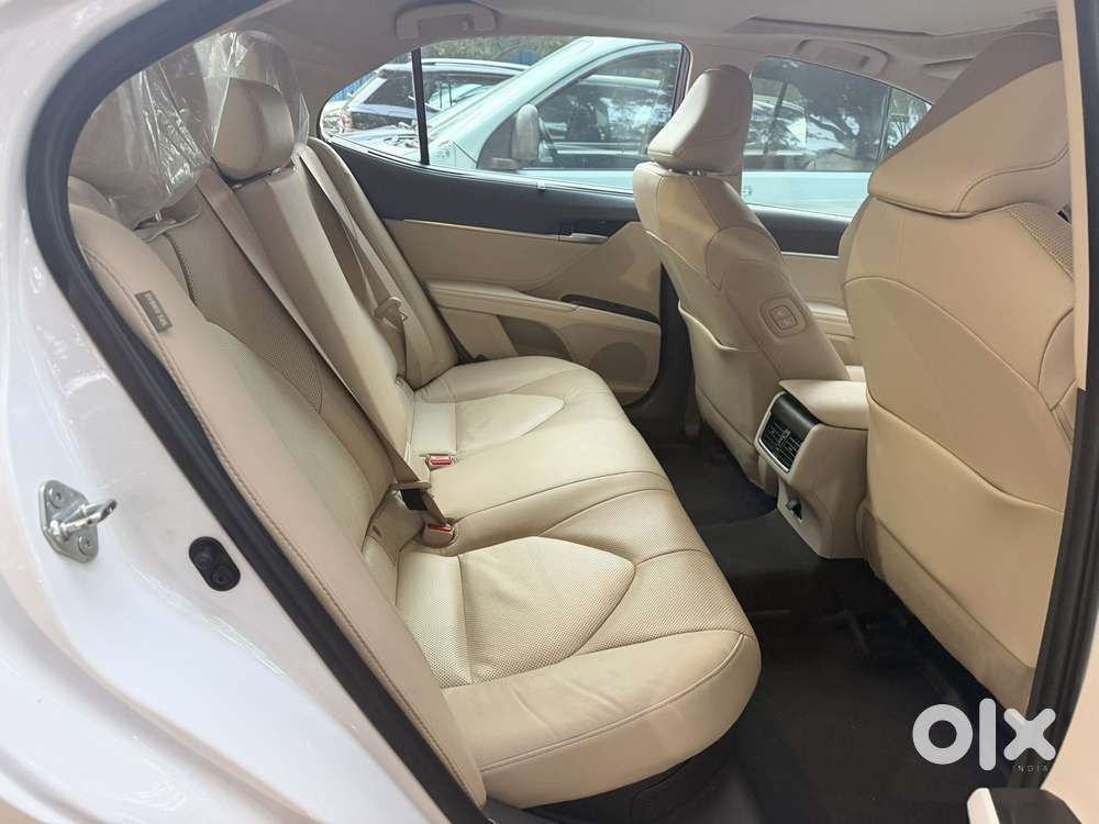 Toyota Camry Hybrid, 2022, Petrol