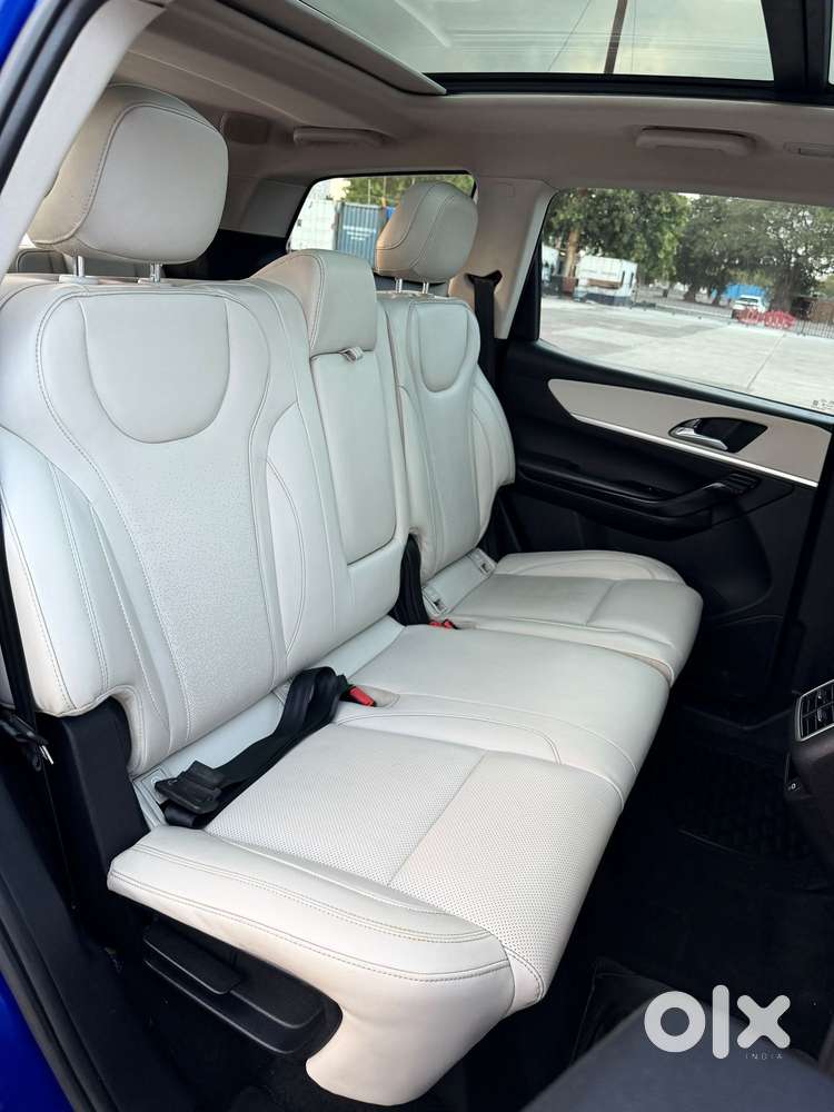 Mahindra Xuv700 2.2 Ax 7 Diesel At Luxury Pack Str, 2022, Diesel