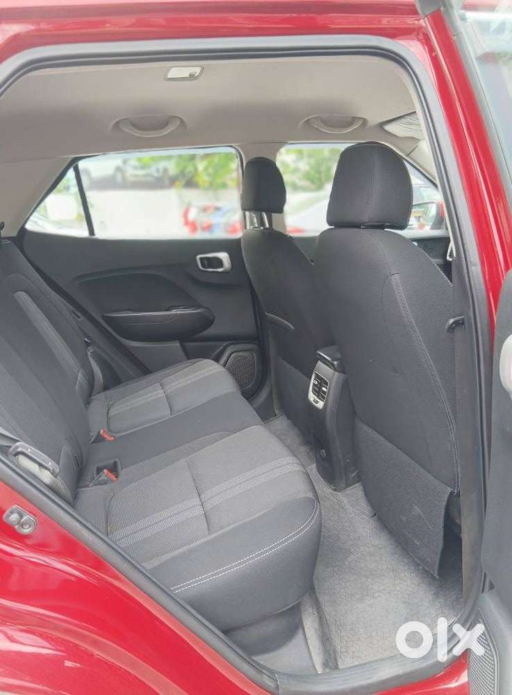 Hyundai Venue 1.2 S (o), 2022, Petrol