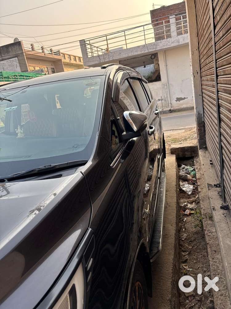 Toyota Innova Crysta 2.4 G Mt 7 Str, 2022, Diesel