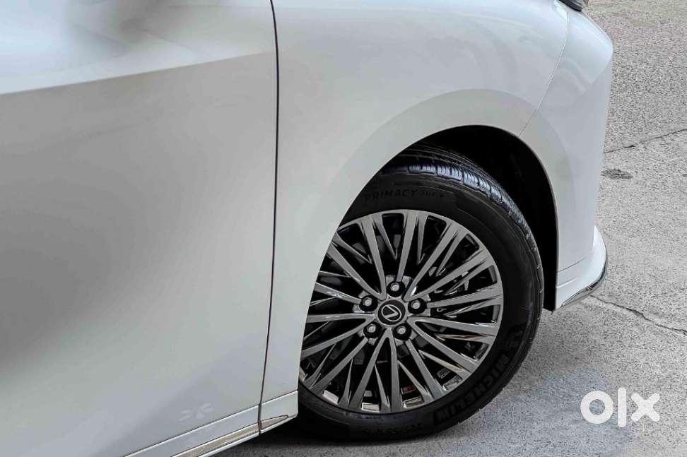 Lexus Lm 350h 4 Str Ultra Luxury, 2025, Petrol