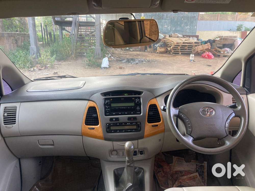 Toyota Innova 2004-2011 2.5 V Diesel 8-seater, 2010, Diesel