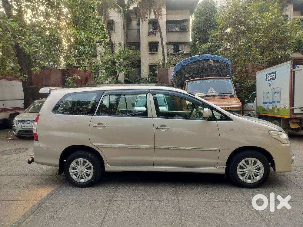 Toyota Innova 2.5 G (diesel) 8 Seater Bs Iv, 2015, Diesel