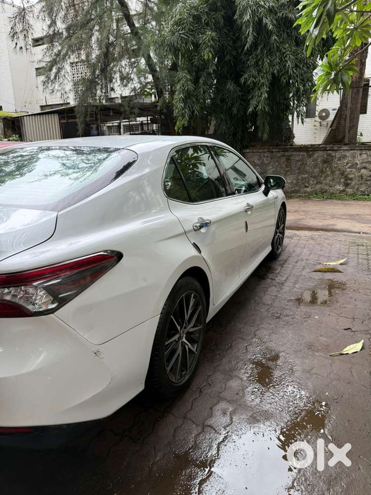 Toyota Camry Hybrid 2023