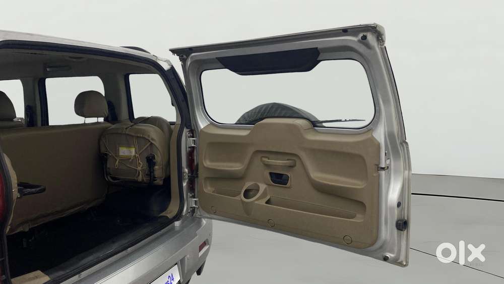 Mahindra Tuv 300 T8 Amt, 2017, Diesel
