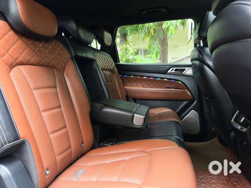 Mahindra Alturas G4 4wd At, 2020, Diesel