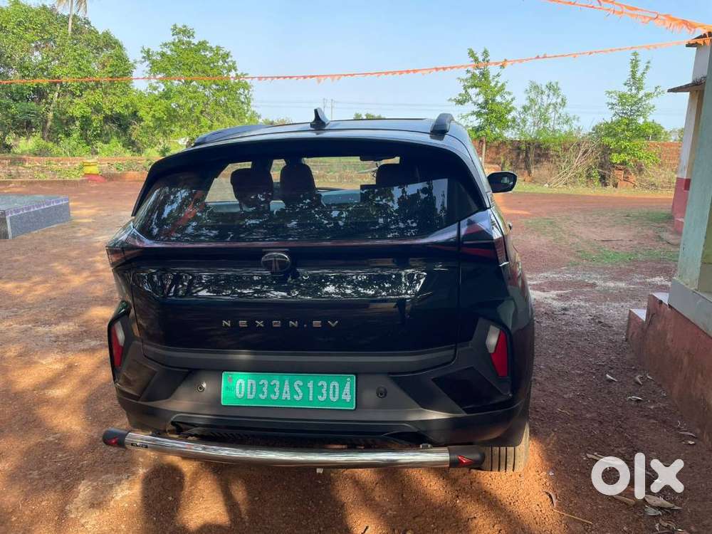 Tata Nexon Ev Empowered 45 Red Dark Edition, Top Model