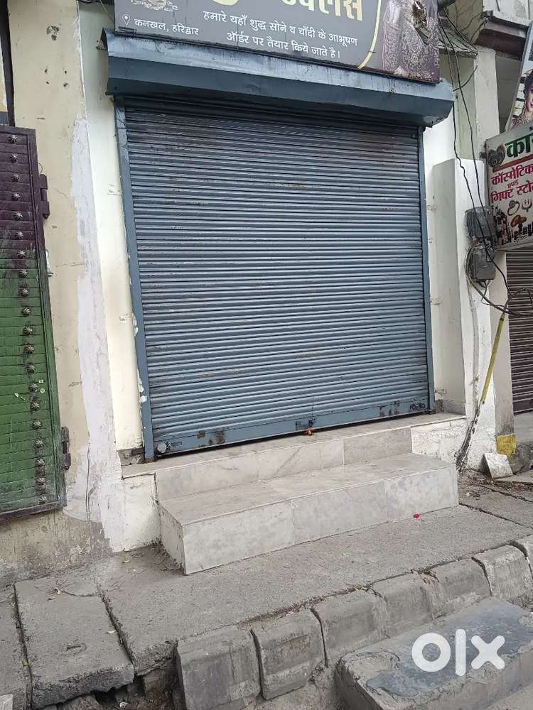On road shop for rent