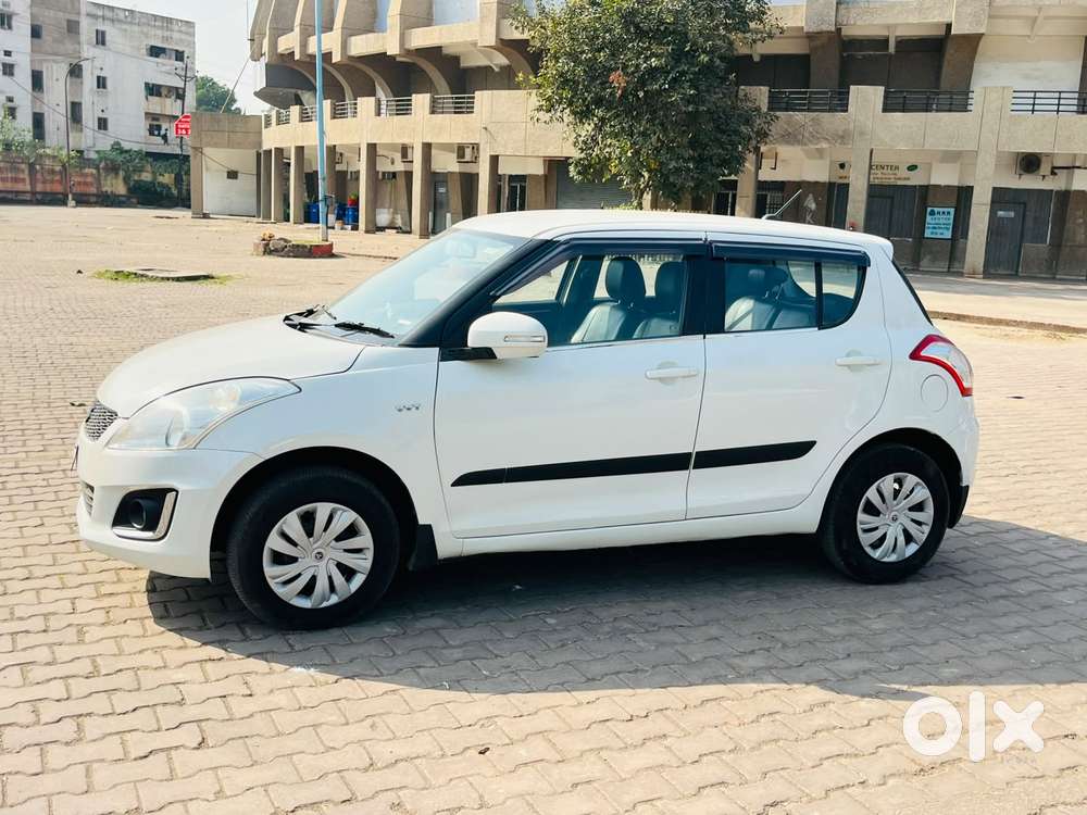 Maruti Suzuki Swift Vxi + Manual, 2015, Petrol