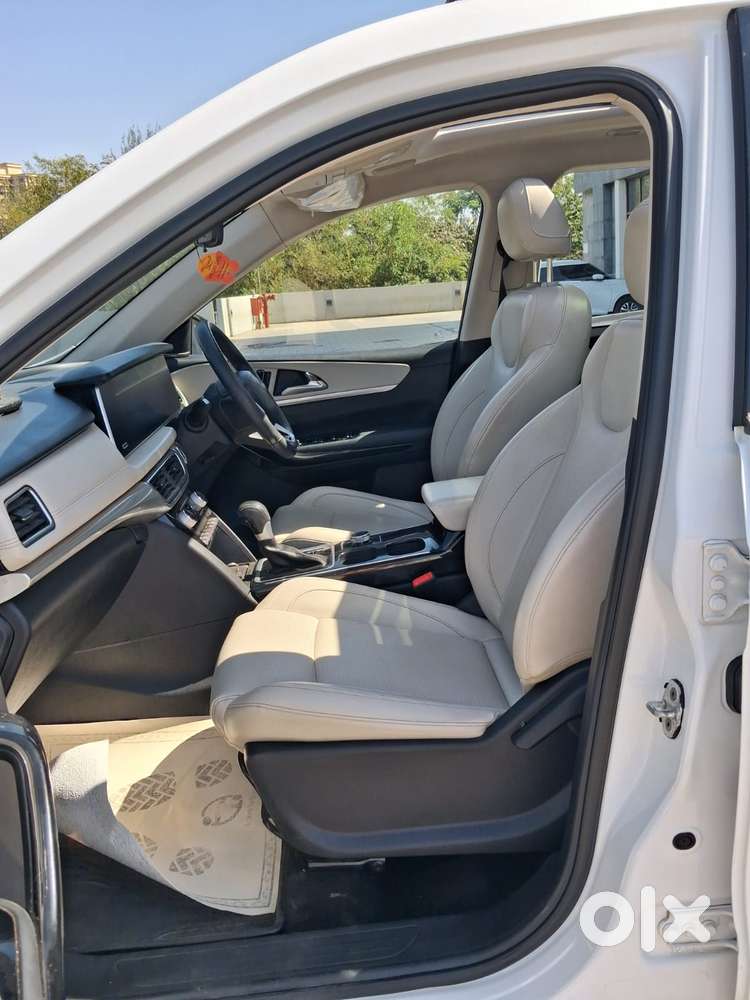 Mahindra Xuv700 2.2 Ax 7 Diesel At Str, 2023, Diesel
