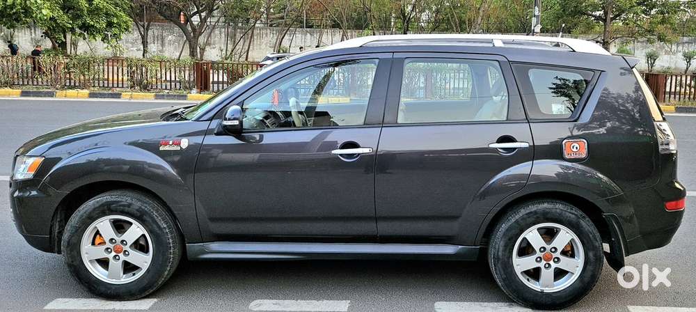 Mitsubishi Outlander Petrol 2011