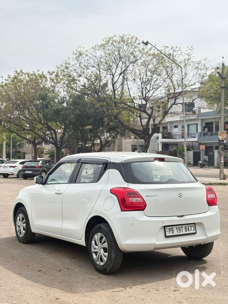 Maruti Suzuki Swift Vxi + Manual, 2021, Petrol
