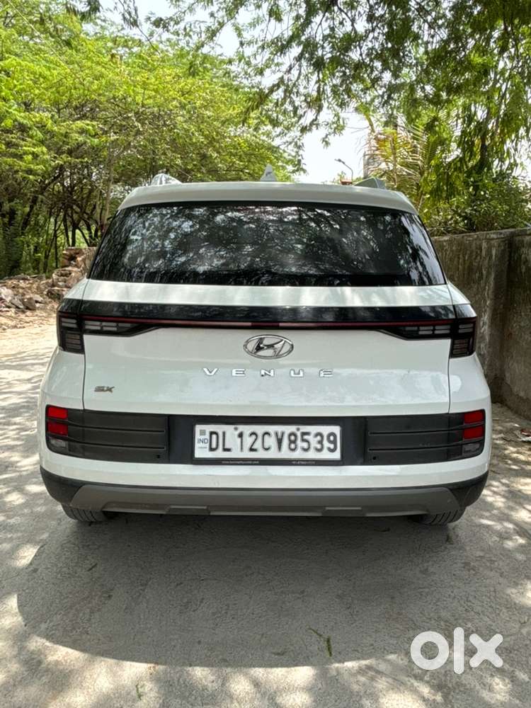 Hyundai Venue Petrol Manual 2023