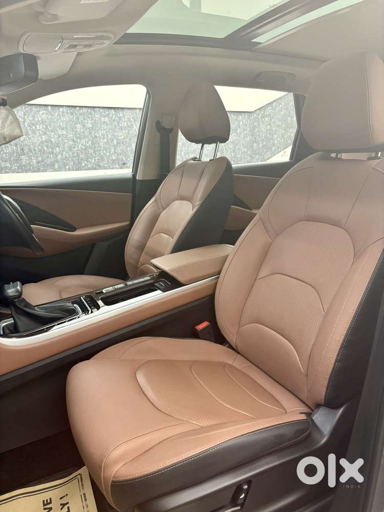 Mg Hector Plus Sharp Pro 1.5 Turbo Petrol Cvt 7 Str, 2023, Petrol