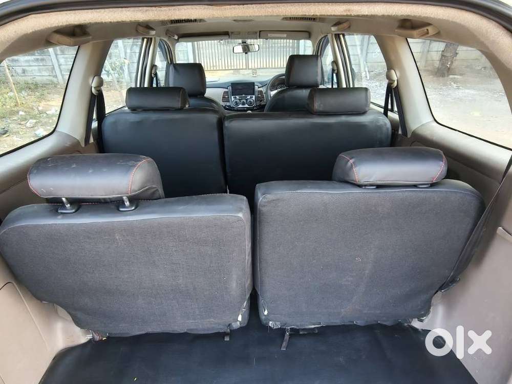 Toyota Innova 2.5 Gx (diesel) 8 Seater Bs Iv, 2015, Diesel