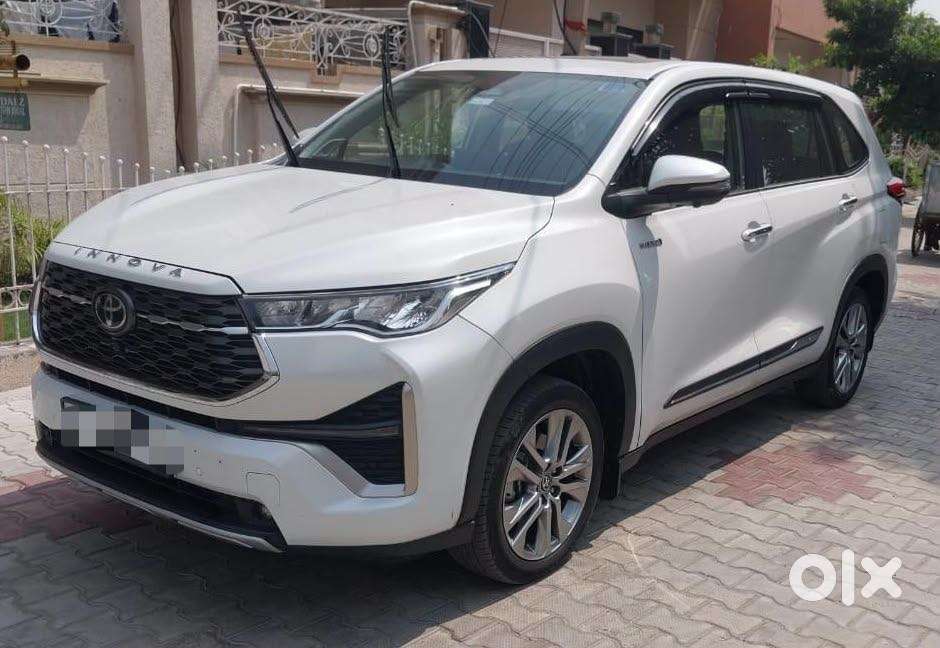 Toyota Innova Hycross 2.0 Zx (o) Hybrid 7 Str, 2024, Petrol