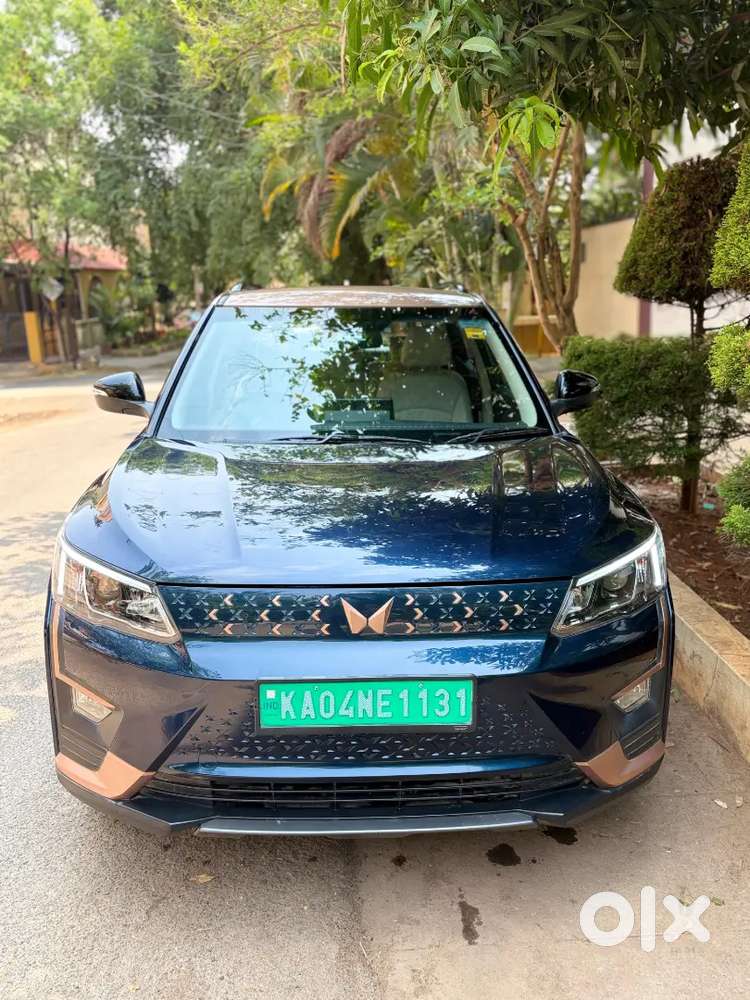 Xuv 400 Ev El (o)39.4 Dual Tone 2024topend Model 7.2 Kw Fast Charge