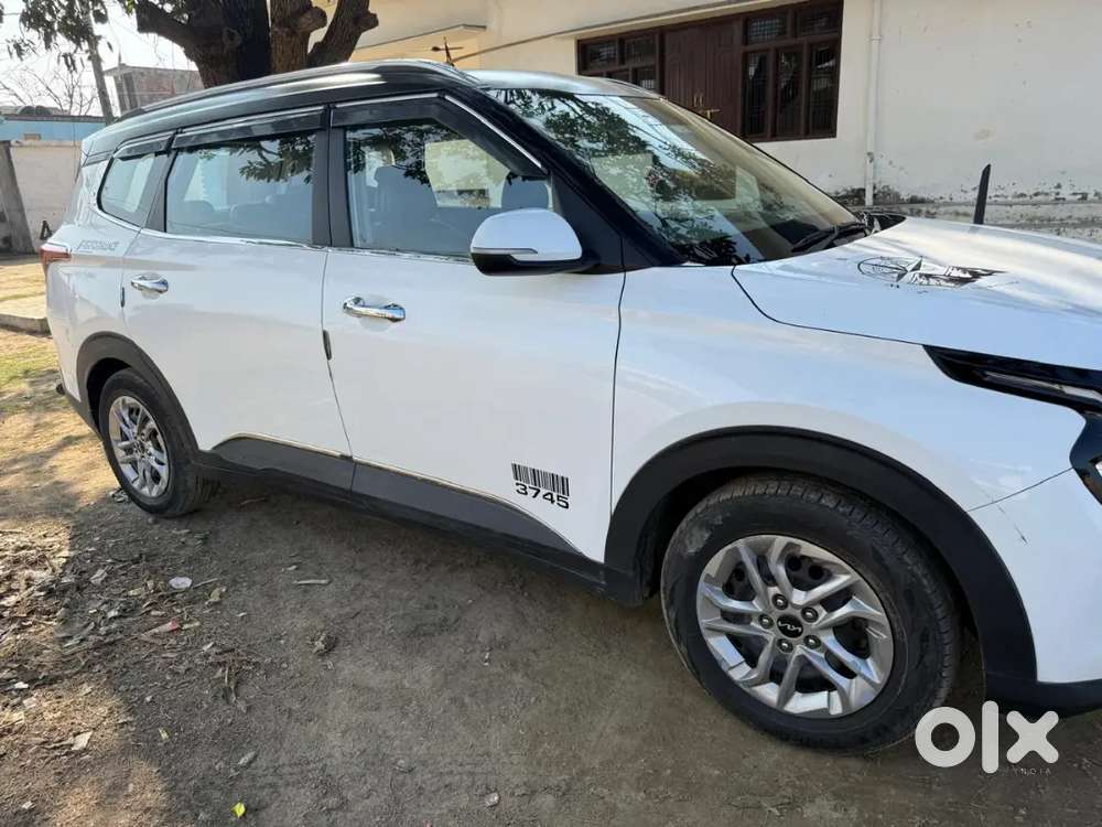 Kia Carens 2023 Diesel Well Maintained