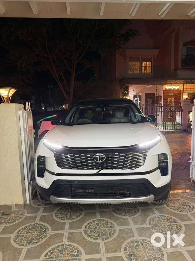 Tata Safari 2025