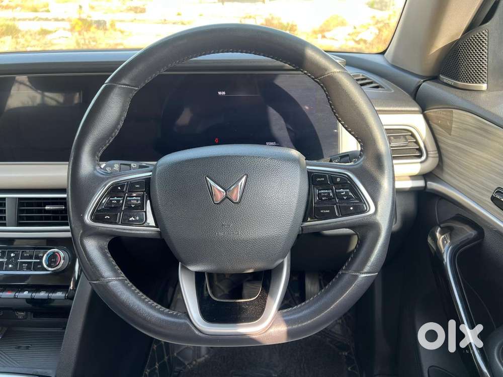 Mahindra Xuv700 2.2 Ax 7 Diesel Mt Luxury Pack Str, 2021, Diesel