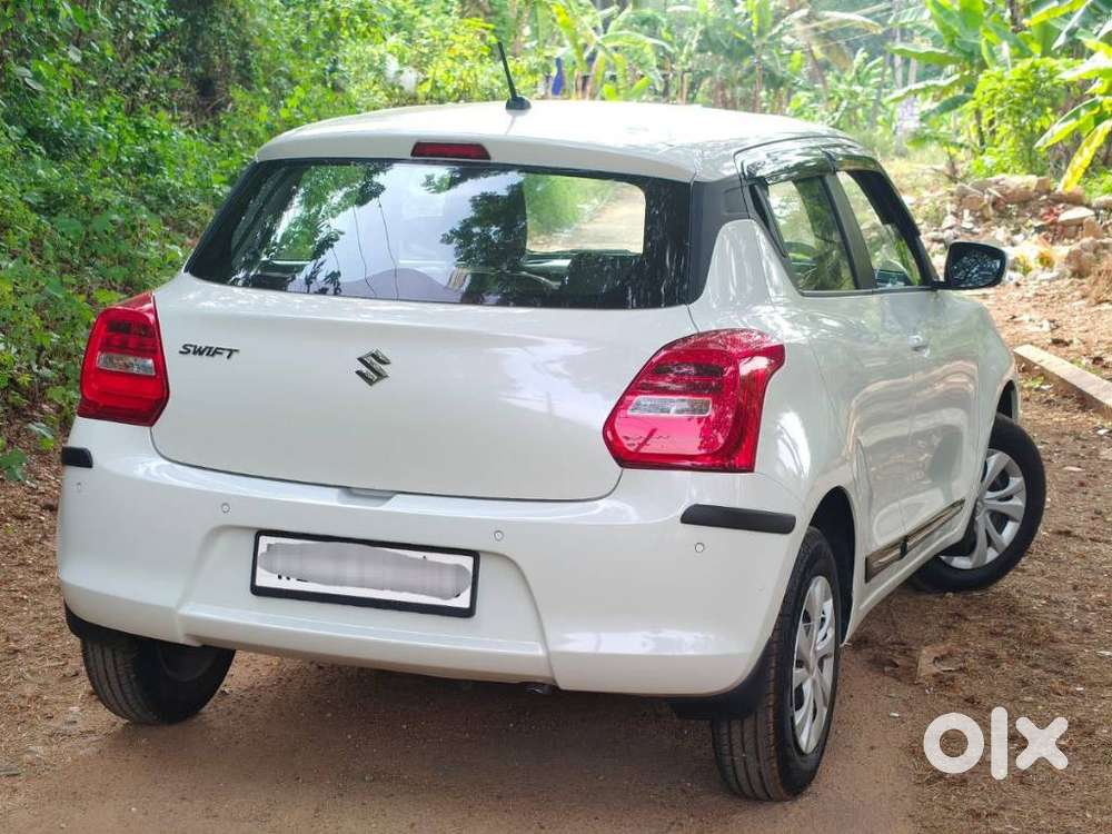 Maruti Suzuki Swift Vxi + Manual, 2023, Petrol