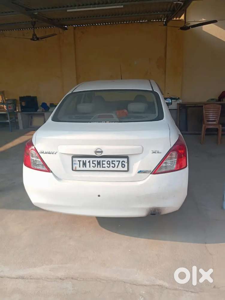 Nissan Sunny 2014