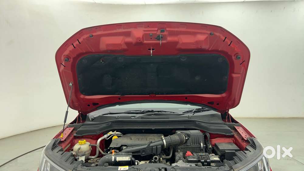 Mahindra Xuv300 1.2 W8 (o) Amt Petrol, 2022, Petrol