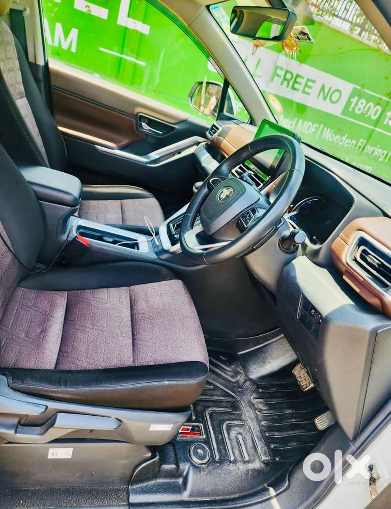Toyota Innova Hycross 2.0 Vx Hybrid 7 Str, 2025, Petrol