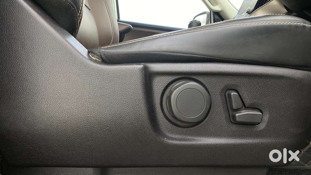 Mahindra Scorpio-n 2.0 Z2 Petrol Mt 7 Str, 2023, Petrol