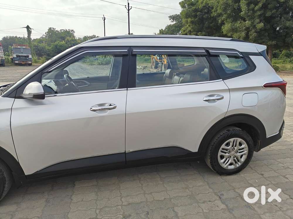 Kia Carens Petrol 2023