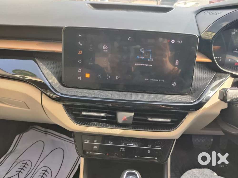 Skoda Slavia Style 1.0l Tsi At, 2023, Petrol