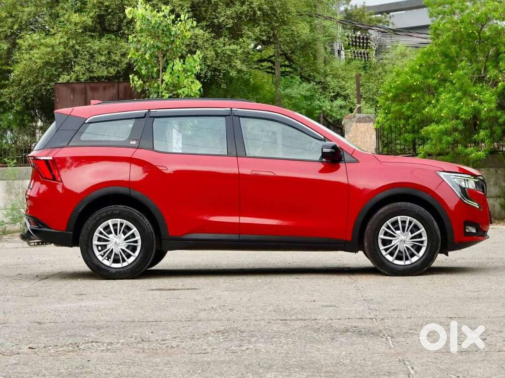 Mahindra Xuv700 2.0 Ax 3 Petrol Mt 5 Str, 2022, Petrol