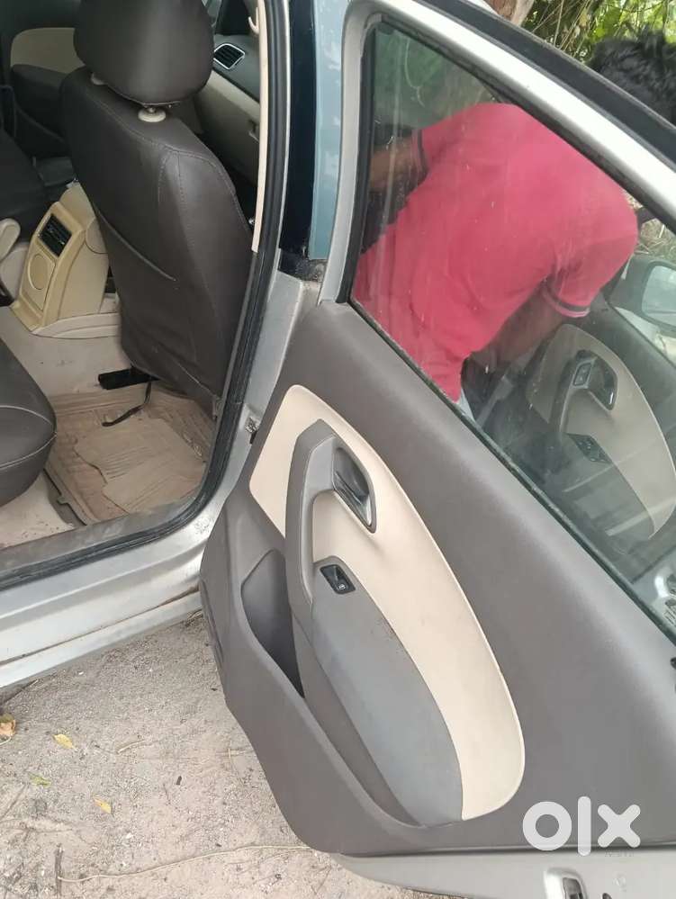 Volkswagen Vento Highline 2012 (petrol/cng)