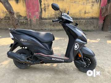 Dio scooty grey online colour price