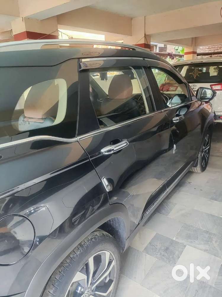 Mg Hector Plus 2023 Petrol 53000 Km Driven
