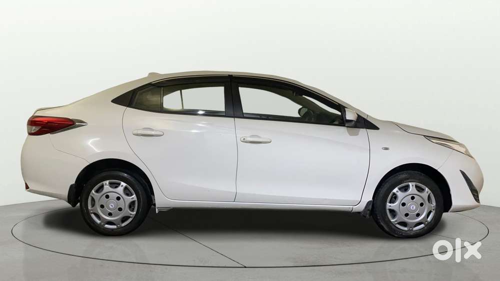 Toyota Yaris J Cvt, 2018, Petrol