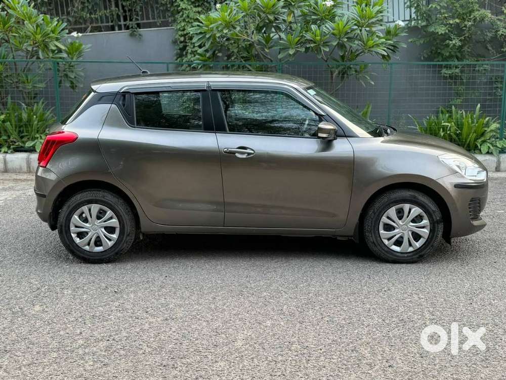 Maruti Suzuki Swift Vxi + Manual, 2022, Petrol