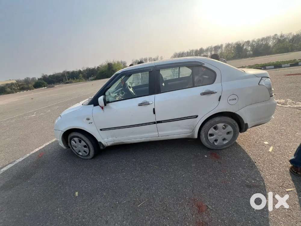 Maruti Suzuki Dzire 2011 Petrol