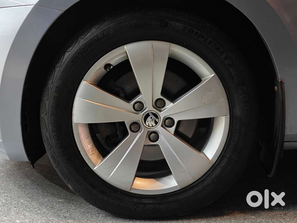 Skoda Superb Style 1.8 Tsi Mt, 2016, Petrol