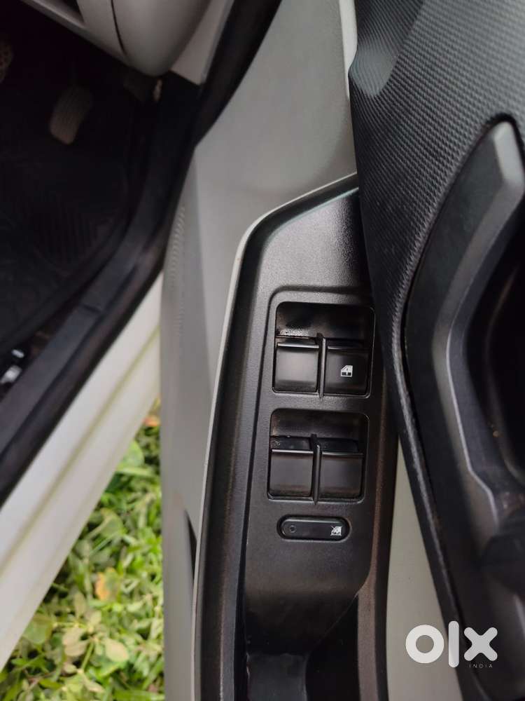 Tata Tiago 1.2 Revotron Xt (o), 2021, Petrol