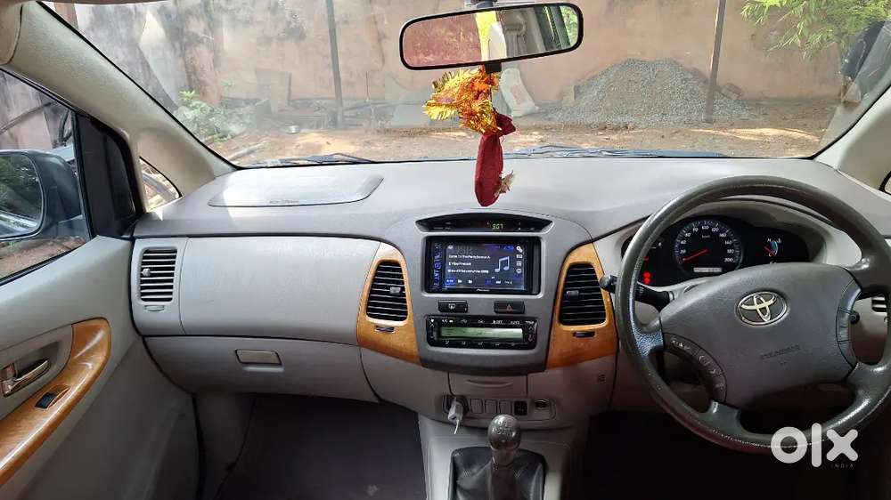 Toyota Innova Gud Condition 2011 Diesel 150000 Km Driven
