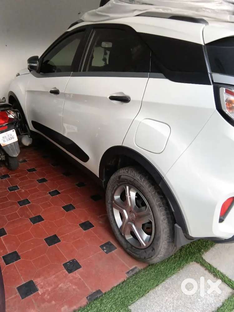 Tata Nexon Petrol 2020 Automatic And Sunroof