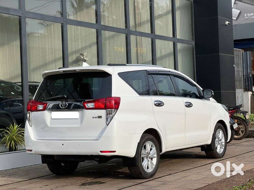 Toyota Innova Crysta 2.8 Z, 2017