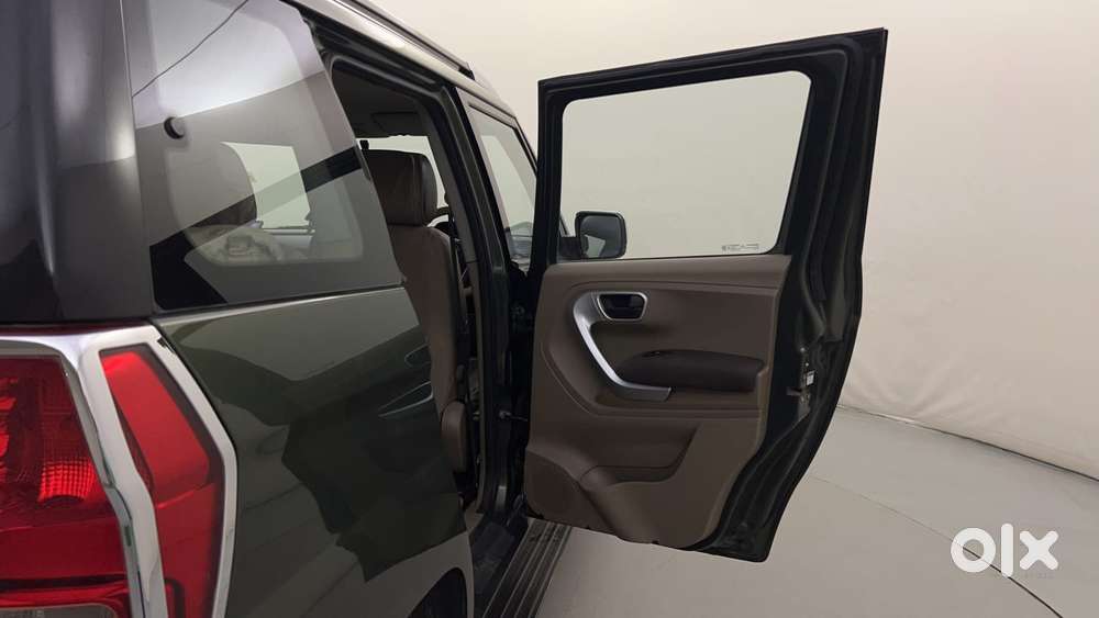 Mahindra Tuv 300 T8, 2016, Diesel