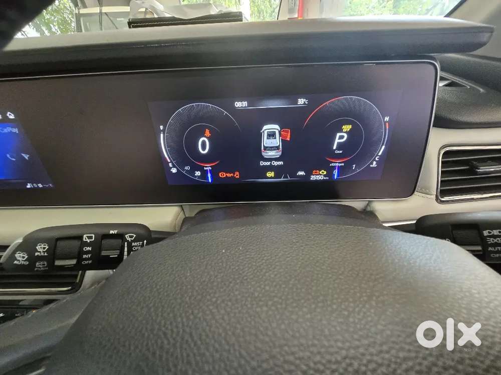 Mahindra Xuv700 2024 Petrol Well Maintained