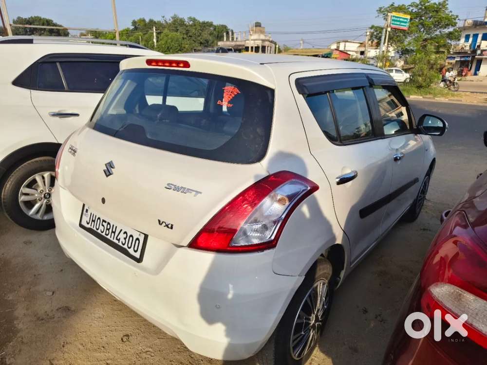 Maruti Suzuki Swift Vxi Bsiv, 2015, Petrol