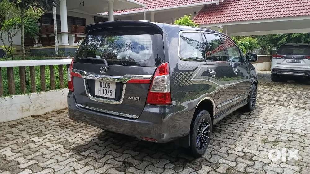 Toyota Innova 2015 Diesel 117000 Km Driven