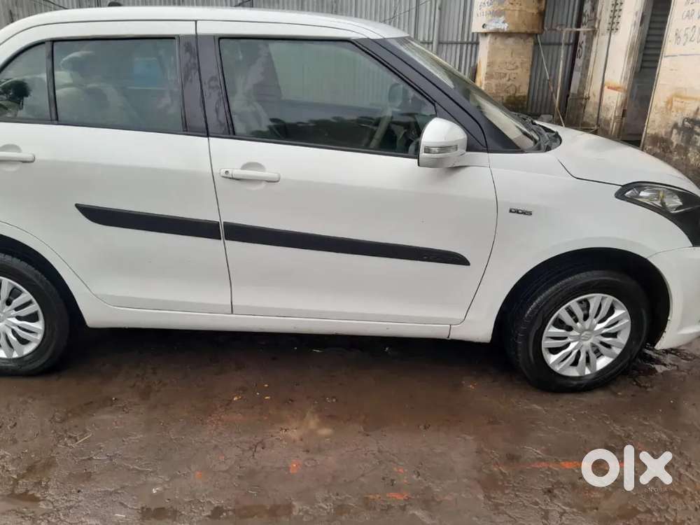 Maruti Suzuki Dzire 2016 Diesel 122000 Km Driven 50%tyres
